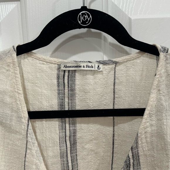Abercrombie & Fitch Cream and Black Striped Crop Top - Picture 11 of 13